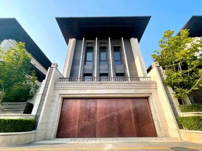 【九章别墅】 九章亿级以下最大花园,唯一一套南入院,南庭院60平北向