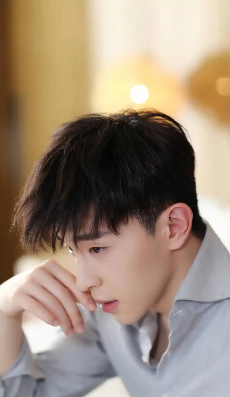 邓伦壁纸‖中国标准丹凤眼魅力男星!勾嘴一笑我的魂都没了