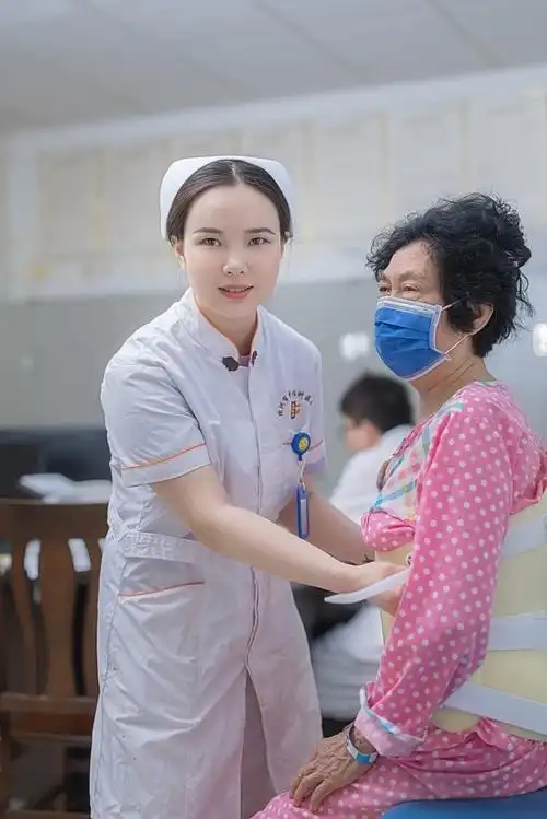 组图伤科医院微笑是一种疗愈第111个国际护士节快乐