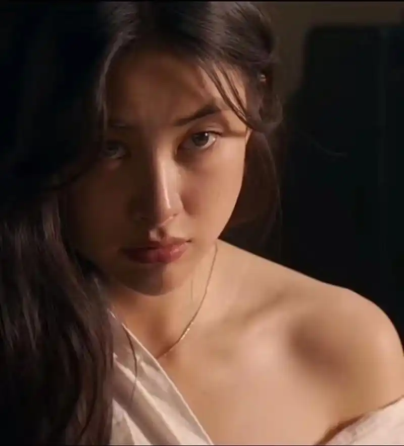 连续10年入选全球最美的100张面孔,朱珠到底有多美?