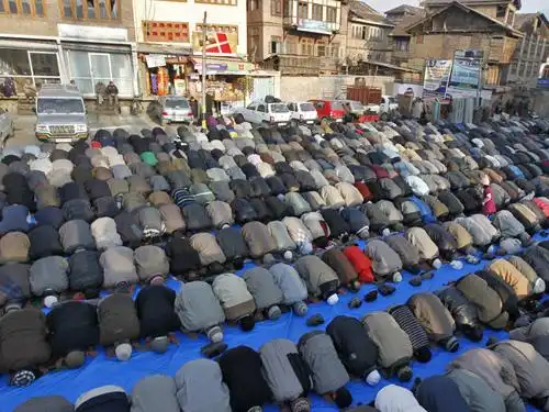 新疆宗教人士:网上非法讲经视频多是境外传进来