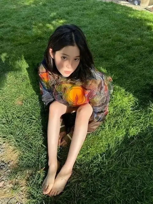 我不感到羞耻!欧阳娜娜回应伯克利学历争议:我的人生自己说了算