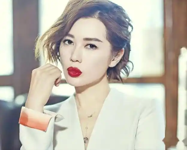 男看鼻女看嘴6位香肠嘴大嘴女星有人被夸风情万种有人被嘲嘴大难看