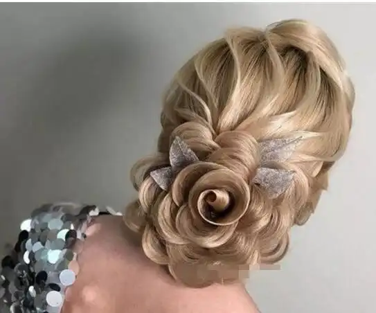 华贵女士的宴会盘发发型 高贵气质轻松打造