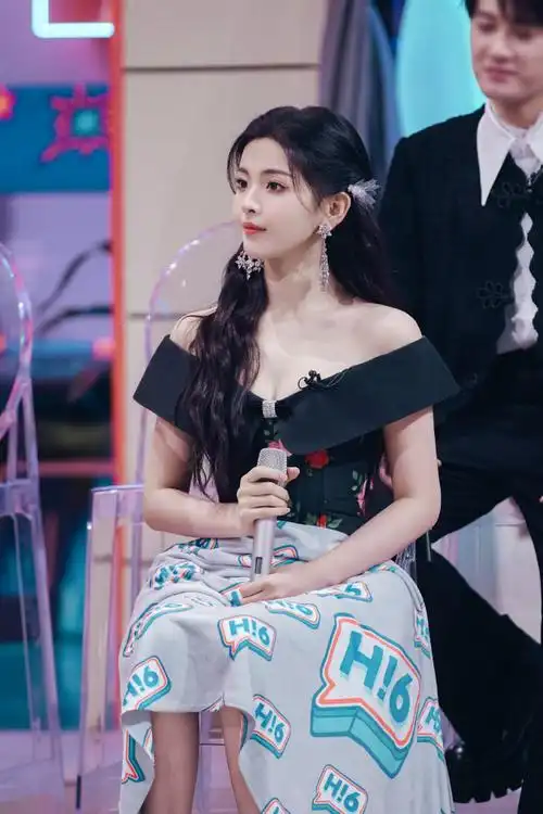 杨超越说心有壮志凌云高考一定能赢##杨超越晒樱桃祝福高考生