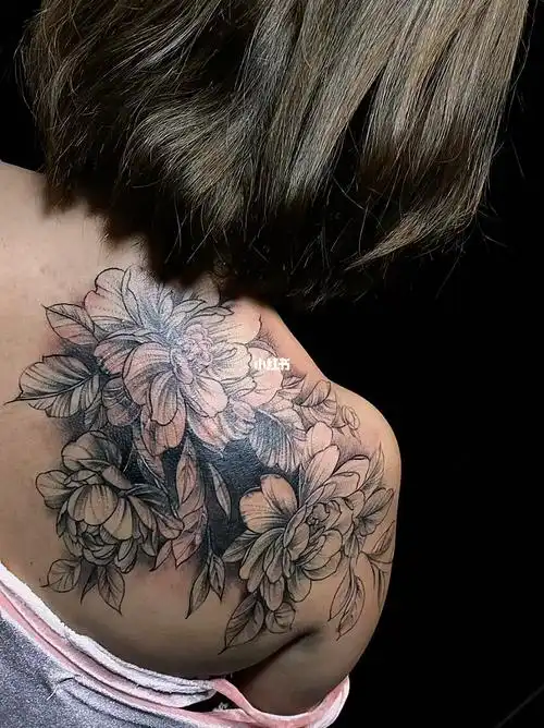 长治纹身  #长治刺青先生  #后背纹身  素花纹身