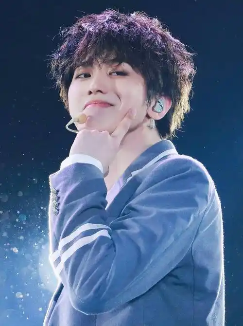 蔡徐坤登上《意林小文学》封面,不过这次的阅读对象很特殊_音乐_公益