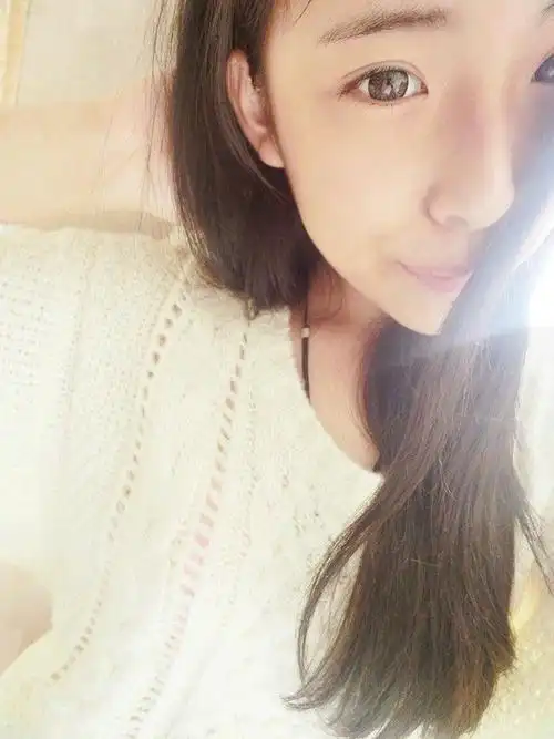 可爱女生qq皮肤图片 陪我从齐肩短发到腰间长发的是你