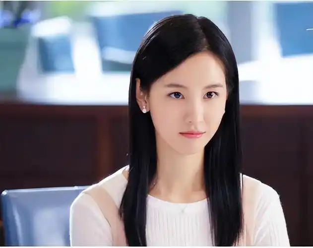 校花陈都灵,从小按艺术生培养,621分进入南航,真正的美女学霸