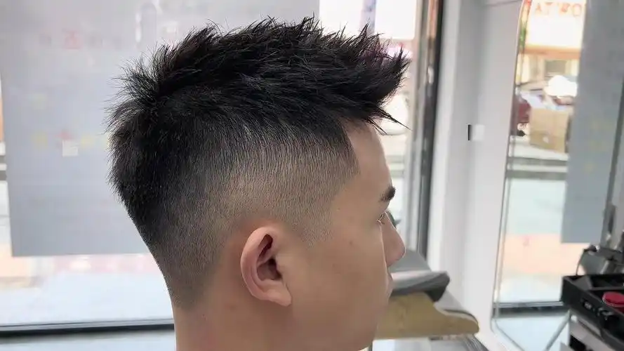 男士造型夏日清爽易打理男生发型发型决定气质男士必备