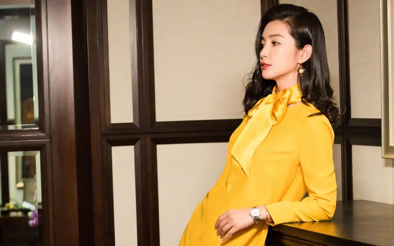 李冰冰简约优雅写真高清桌面壁纸