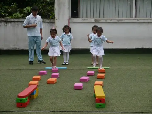 体育课——敲铃铛