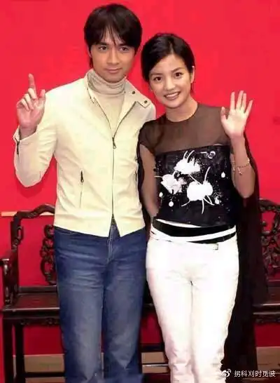 不过小编觉得,以赵薇的性格,喜欢上古巨基是不可能的,他俩是很铁的