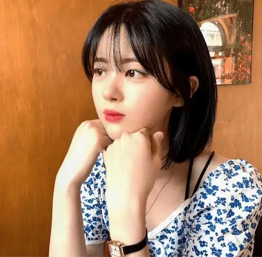 "减龄齐脖短发呀"_发型_中国_形象