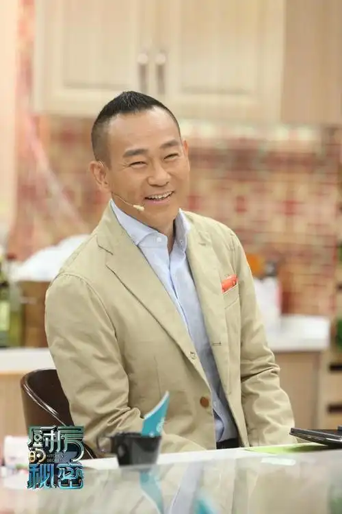 50岁林保怡学京腔打结 新浪娱乐讯 近日,曾夺得"亚洲电视大奖最佳男