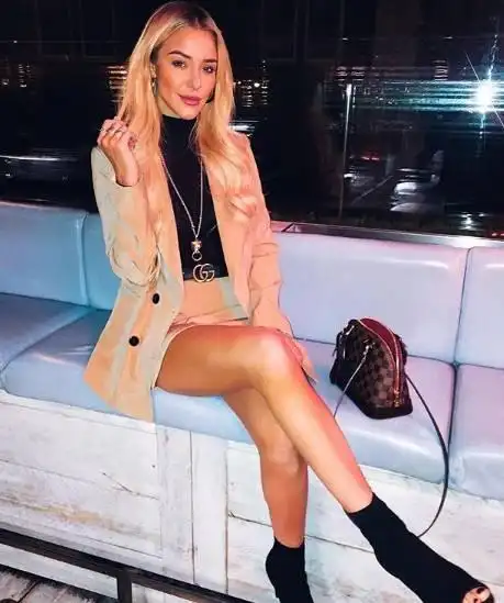 阿圭罗的情场往事马赫雷斯的女友老马的女儿