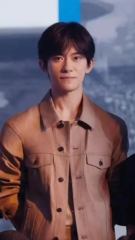 易烊千玺为奥运活动设计的梨涡logo##易烊千玺为奥运活动设计梨涡笑