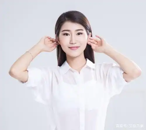 《主持人大赛》王帆因嫁外国老公被喷,中国人失掉自信力了吗?