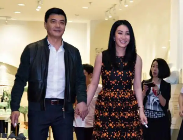 秦海璐自曝倒追王新军,择偶眼光太准,王新军贴心,做家务不含糊