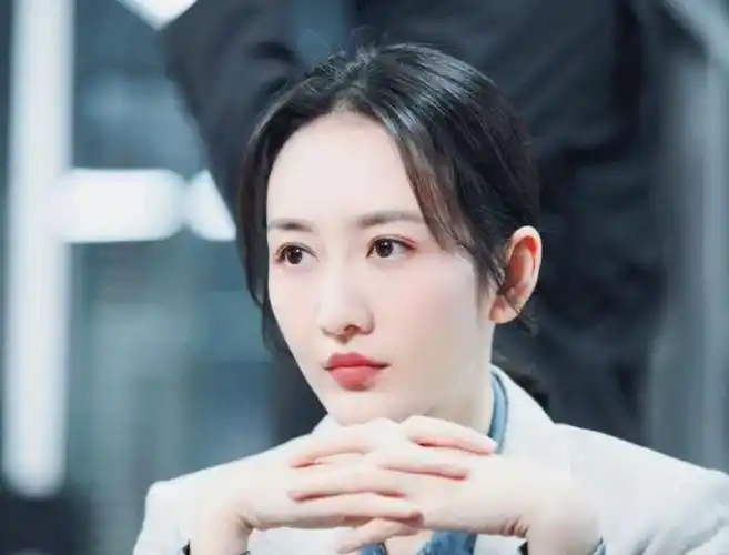 现世报来了,40岁王鸥丑闻遭到曝光,这次她的遮羞布被彻底扒光|靳东