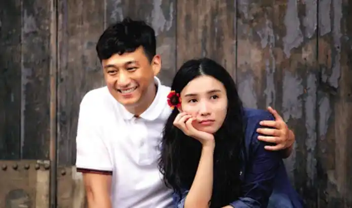 图片来源:网络宋佳是黄磊的迷妹,上学的时候看黄磊的戏,听黄磊的歌,迷