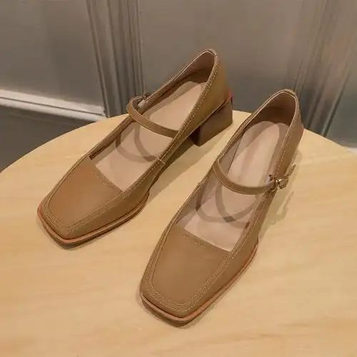 法式玛丽珍女2022春夏新款学院风复古方头一字扣带粗跟白色单皮鞋