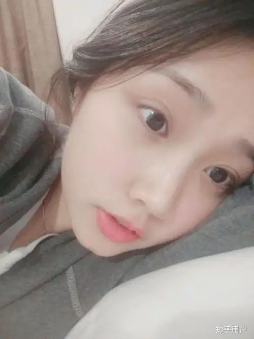 高中时素颜就好看的女生长大化妆后岂不是逆天吗