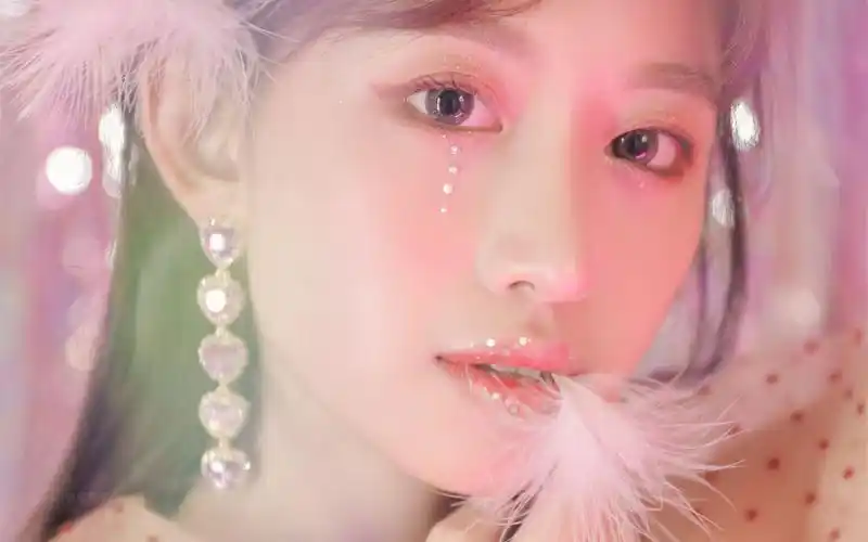 唯美意境粉色美女壁纸