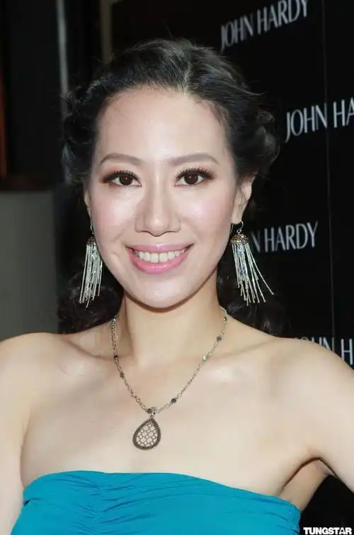 甄子丹太太汪诗诗个人资料及图片分享汪诗诗如何 - 佩龙个人网