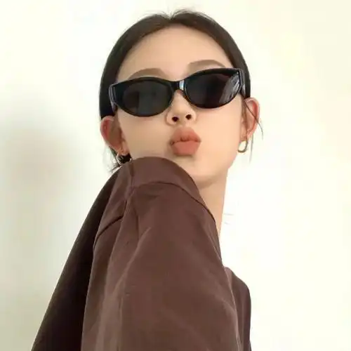 冷酷可爱女生头像