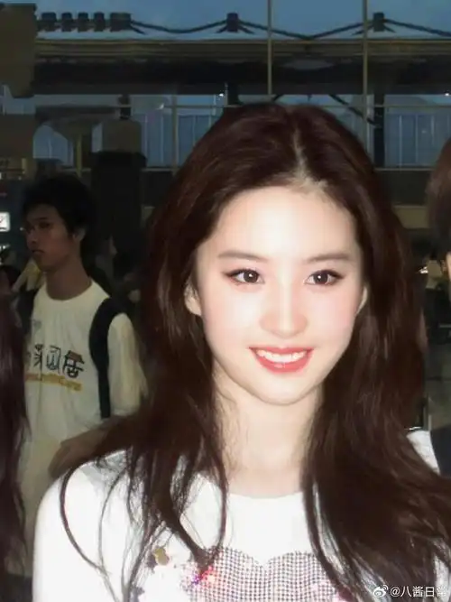 论女明星的颜值巅峰还得看十年前那个人均白月光的年代