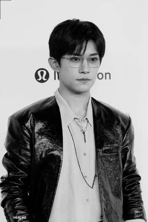 易烊千玺4%vol的河##易烊千玺二三逢时戢鳞风起