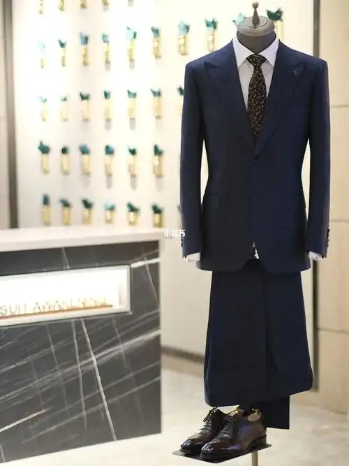 客定 蓝暗格子西装搭配白衬衫|商务正装