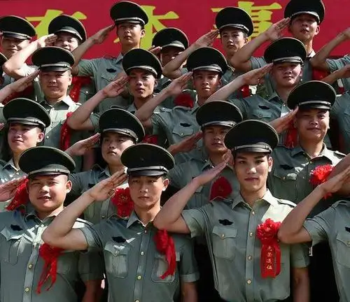 军人退伍后可以行军礼吗?没规定不可以,但是一定要有军心!