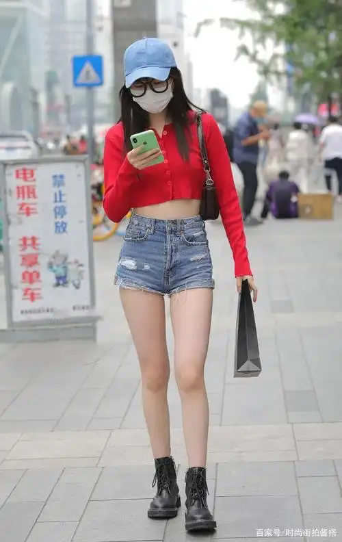 时髦女孩夏季都喜欢"反季节"的靴子穿搭,把你的美定格在夏日里