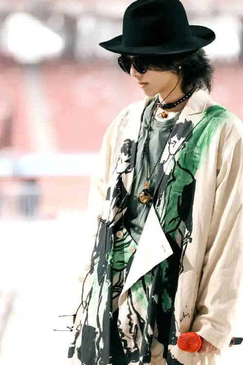 华晨宇新歌网友乐评开大