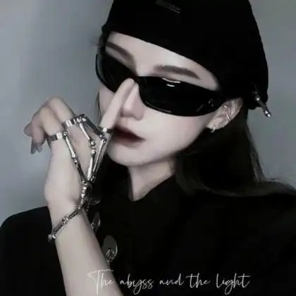 女生冷酷无情的霸气头像图片,黑色超御_女生头像_头像屋