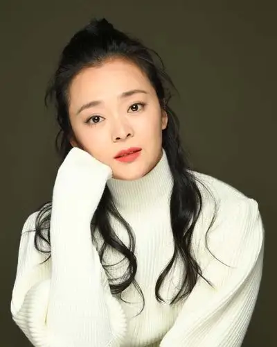 王嘉王嘉纯净写真王嘉毕业于北京电影学院02级本科班