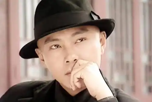 张卫健《方谬神探》丨方天谬真心爱的到底是小情还是多情?