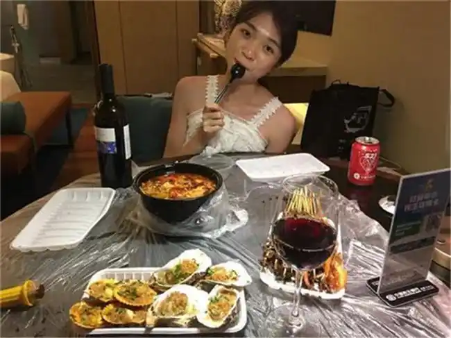 晚上入住(威斯汀度假酒店)晚上肚子饿了,吃烧烤宵夜"这家烧烤味道杠杠