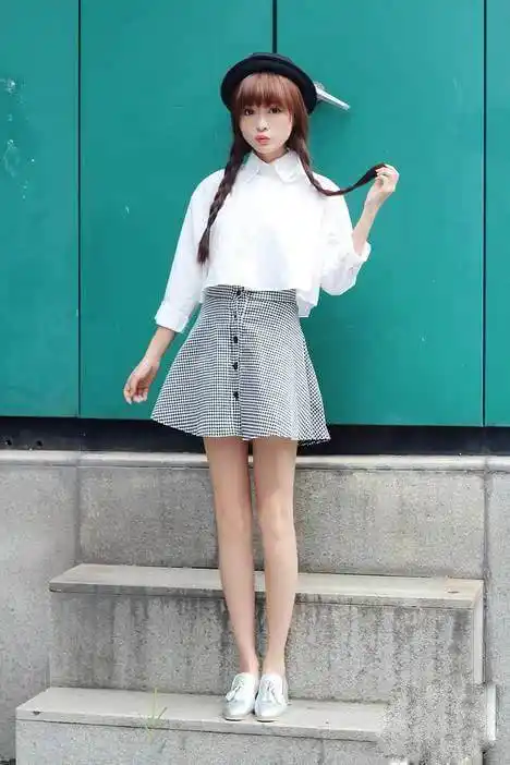 第一种:膝盖以上20厘米小个子女生,建议你选这三种长度的裙子,最显腿