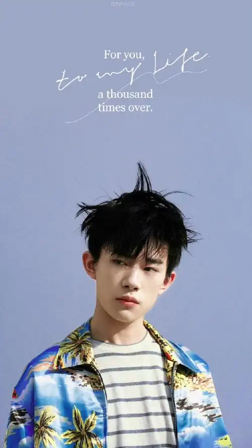 易烊千玺超话第一次登gq的时候,一种日系清新感扑面而来    #易烊千玺