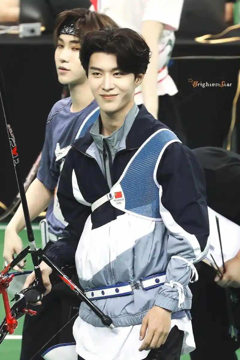 范丞丞射箭邪魅一笑十环