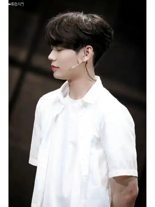 林彦俊  肉眼可见,真的瘦了好多,今晚真的哭死我了e姐们太棒了,我们