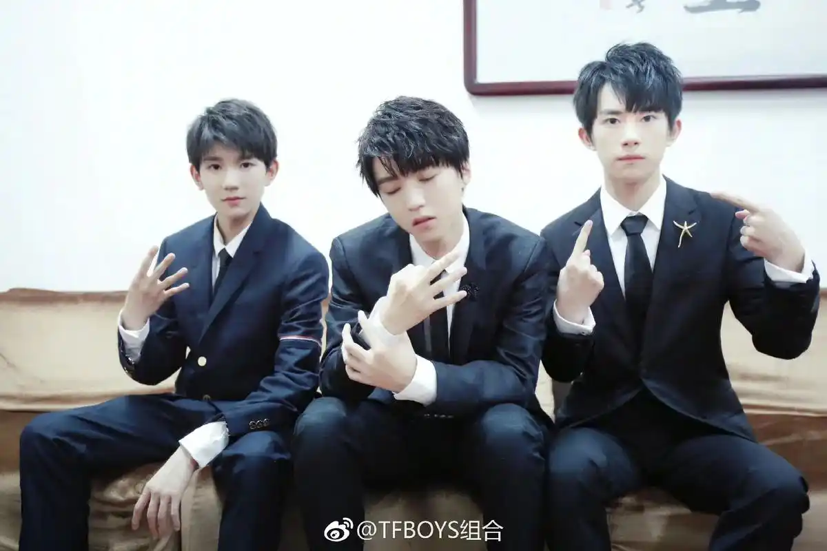 合照来一波#tfboys #王俊凯王源易烊千玺 #养成系 # - 抖音