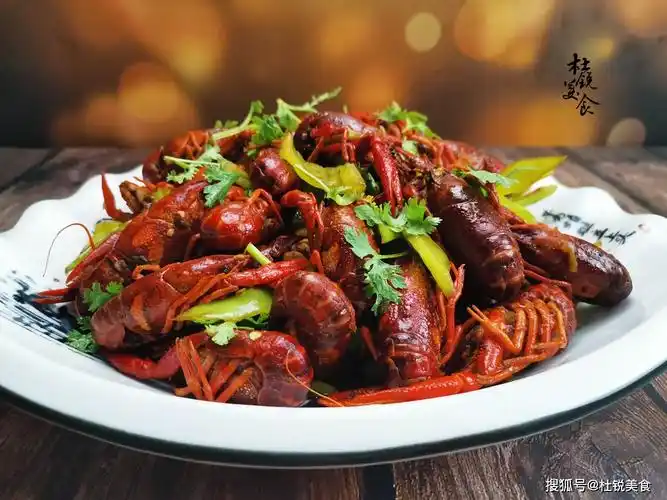 原创龙虾季别错过,真正适合在家制作的小龙虾,入味彻底,简单美味