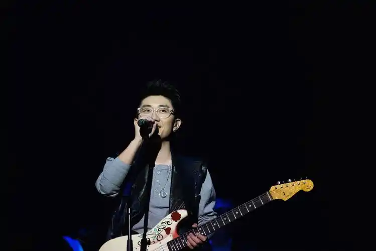 亚洲第一女声黄绮珊强势登陆工体 好友金志文鼎力支持