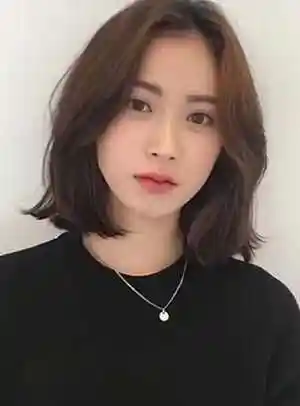 锁骨发适合圆脸吗圆脸女生最适合的锁骨发发型图片