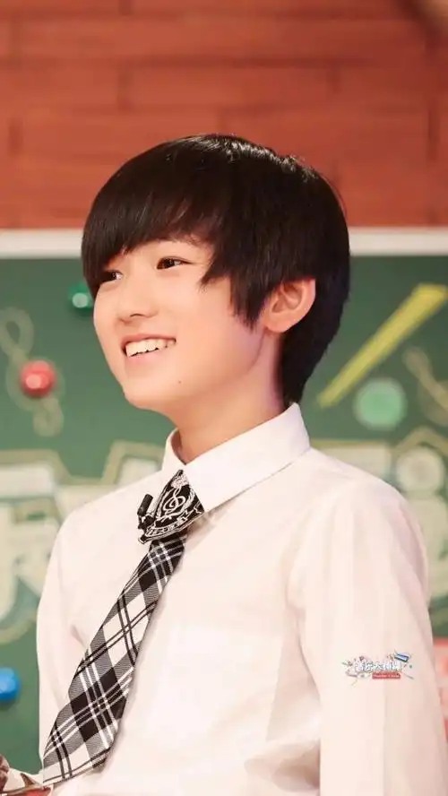 宋亚轩高清手机壁纸:小时候的宋亚轩简直就是个奶团子,小漂亮_腾讯新