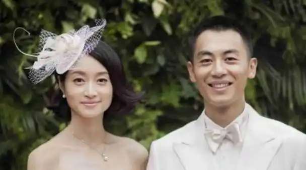 朱亚文:大学毕业后因事业和初恋分手,29岁娶沈佳妮,至今零绯闻